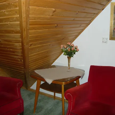 Bungalow A Szepasszonyvolgy Kozepen * Eger